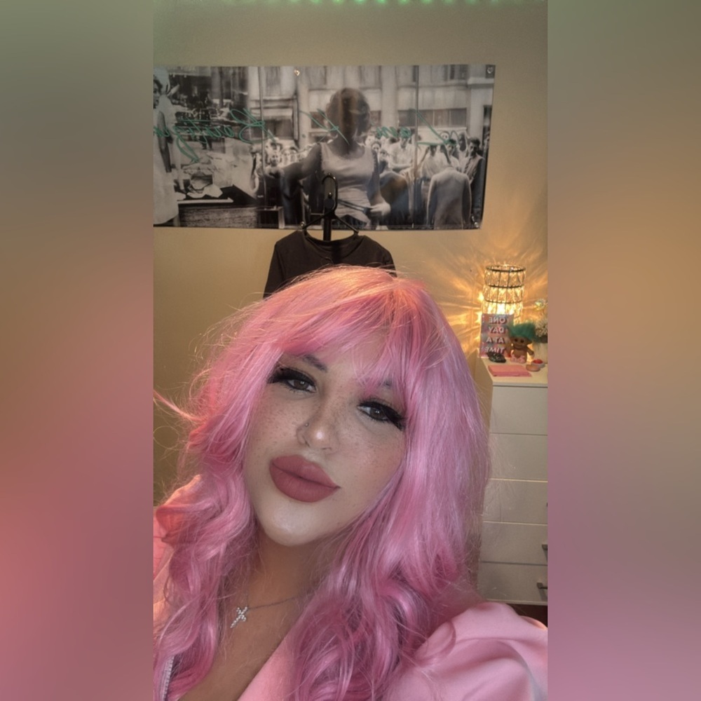 Pink Wavy Hair Wig 26 inch High Quality synthetic bnwt
